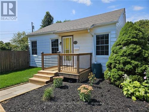 15 Shakespeare Avenue, St. Catharines, ON - Outdoor With Deck Patio Veranda