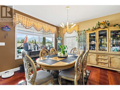 1700 24 Street Ne, Salmon Arm, BC - Indoor Photo Showing Dining Room