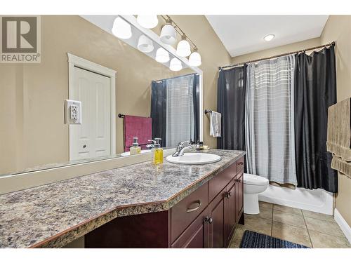 1700 24 Street Ne, Salmon Arm, BC - Indoor Photo Showing Bathroom