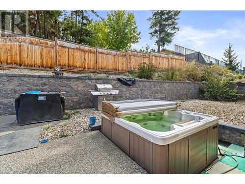 1700 24 Street Ne, Salmon Arm, BC - Outdoor