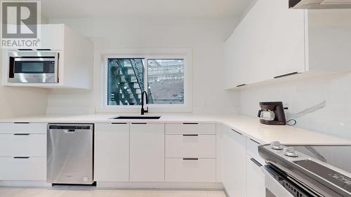 11706 Quail Ridge Place, Osoyoos, BC - Indoor Photo Showing Kitchen