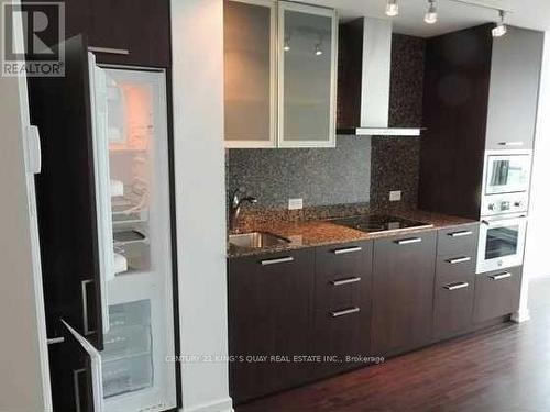 808 - 12 York Street, Toronto, ON - Indoor Photo Showing Kitchen With Upgraded Kitchen