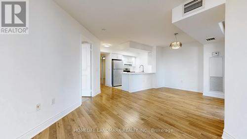 429 - 500 Doris Avenue, Toronto (Willowdale East), ON - Indoor Photo Showing Kitchen