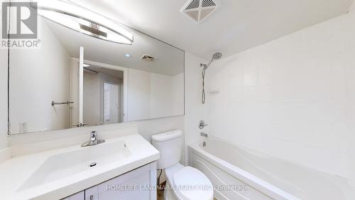 429 - 500 Doris Avenue, Toronto (Willowdale East), ON - Indoor Photo Showing Bathroom