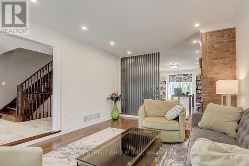 39 Calderbridge Crescent, Markham (Unionville), ON - Indoor Photo Showing Living Room