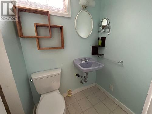 1217 Columbia  Avenue, Trail, BC - Indoor Photo Showing Bathroom