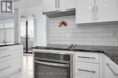 601 - 380 King Street, London, ON - Indoor Photo Showing Kitchen With Upgraded Kitchen