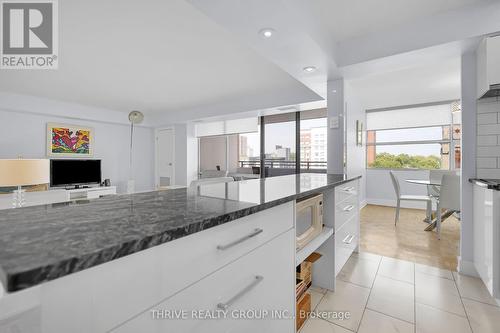 601 - 380 King Street, London, ON - Indoor Photo Showing Kitchen