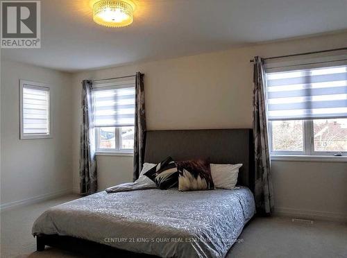 72 Baber Crescent, Aurora, ON - Indoor Photo Showing Bedroom