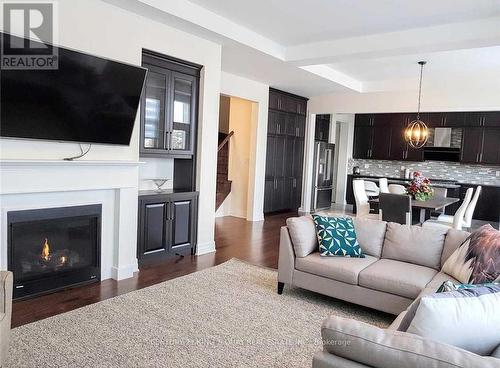 72 Baber Crescent, Aurora, ON - Indoor Photo Showing Living Room With Fireplace