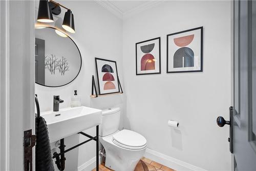 27 Claremont Drive, Hamilton, ON - Indoor Photo Showing Bathroom