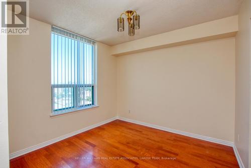 2212 - 135 Hillcrest Avenue, Mississauga, ON - Indoor Photo Showing Other Room