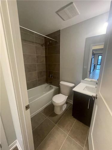 15 Queen Street S|Unit #2201, Hamilton, ON - Indoor Photo Showing Bathroom