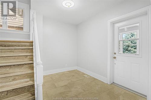 1611 Dougall, Windsor, ON - Indoor Photo Showing Other Room