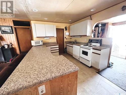 16 Poplar Crescent, Hudson Bay, SK - Indoor Photo Showing Kitchen