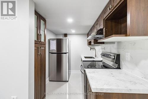 81 Leadenhall Road, Brampton (Northwest Brampton), ON - Indoor Photo Showing Kitchen