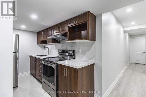 81 Leadenhall Road, Brampton (Northwest Brampton), ON - Indoor Photo Showing Kitchen