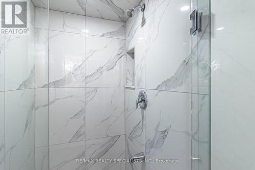 81 Leadenhall Road, Brampton (Northwest Brampton), ON - Indoor Photo Showing Bathroom