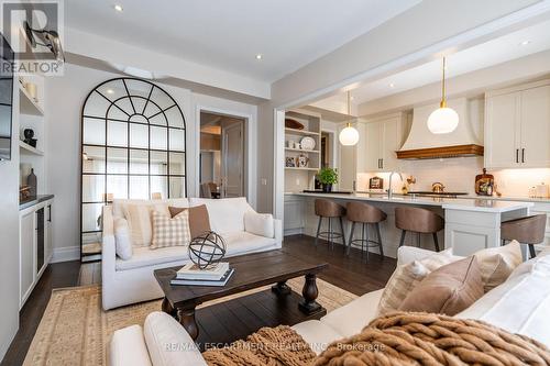 190 Dorval Drive, Oakville, ON - Indoor Photo Showing Living Room