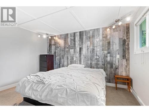 2455 Maquinna Road, Kelowna, BC - Indoor Photo Showing Bedroom