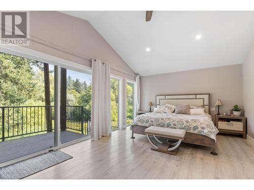 2455 Maquinna Road, Kelowna, BC - Indoor Photo Showing Bedroom