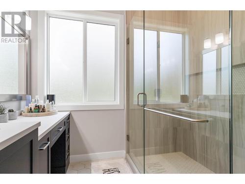 2455 Maquinna Road, Kelowna, BC - Indoor Photo Showing Bathroom