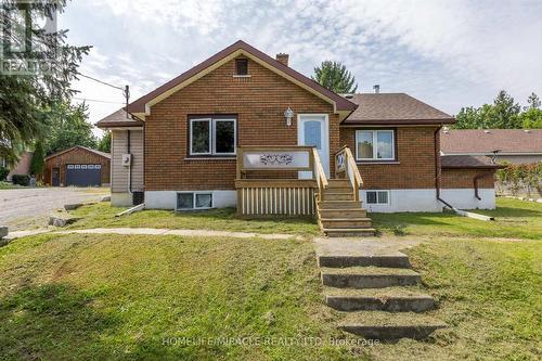 2813 Lakefield Road, Smith-Ennismore-Lakefield, ON - Outdoor