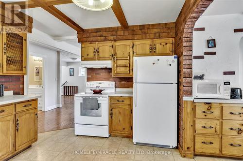 2813 Lakefield Road, Smith-Ennismore-Lakefield, ON - Indoor Photo Showing Kitchen