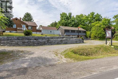 2813 Lakefield Road, Smith-Ennismore-Lakefield, ON - Outdoor