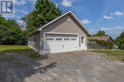 2813 Lakefield Road, Smith-Ennismore-Lakefield, ON - Outdoor