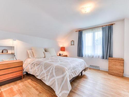 Master bedroom - 238 Av. Sherwood, Pointe-Claire, QC - Indoor Photo Showing Bedroom