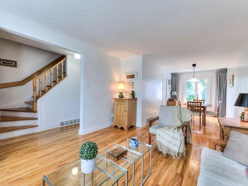 Salon - 238 Av. Sherwood, Pointe-Claire, QC - Indoor Photo Showing Living Room