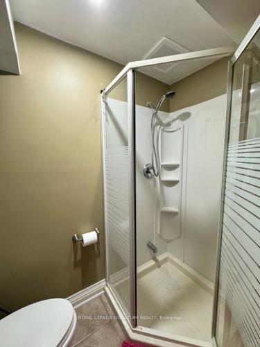 4323 Alta Crt, Mississauga, ON - Indoor Photo Showing Bathroom