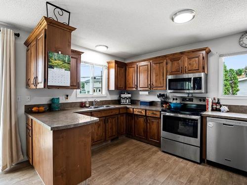 525 Blanche Street, Kamloops, BC - Indoor Photo Showing Kitchen With Double Sink