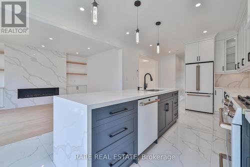 231 Crombie Street, Clarington (Bowmanville), ON - Indoor Photo Showing Kitchen With Upgraded Kitchen