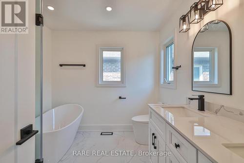 231 Crombie Street, Clarington (Bowmanville), ON - Indoor Photo Showing Bathroom