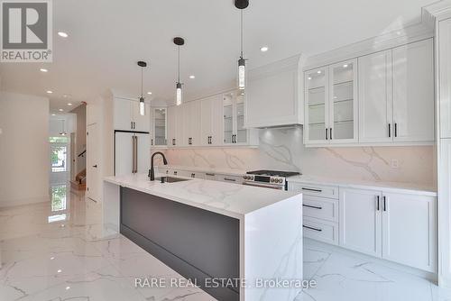 231 Crombie Street, Clarington (Bowmanville), ON - Indoor Photo Showing Kitchen With Upgraded Kitchen