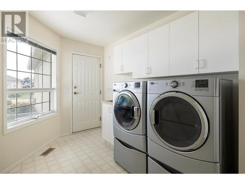 595 Yates Road Unit# 302, Kelowna, BC - Indoor Photo Showing Laundry Room