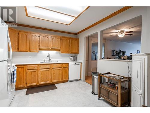 251 6 Street Se Unit# 110, Salmon Arm, BC - Indoor Photo Showing Kitchen