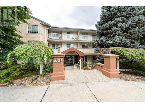 251 6 Street Se Unit# 110, Salmon Arm, BC - Outdoor