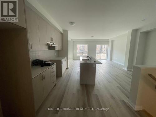 209 Lormont Boulevard, Hamilton, ON - Indoor Photo Showing Kitchen