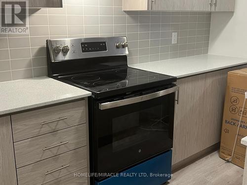 209 Lormont Boulevard, Hamilton, ON - Indoor Photo Showing Kitchen