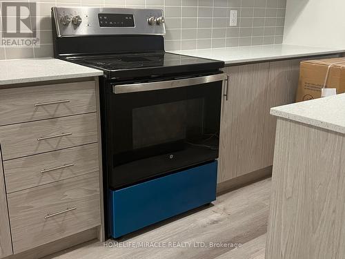 209 Lormont Boulevard, Hamilton, ON - Indoor Photo Showing Kitchen