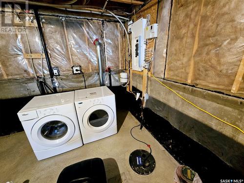 770 Sutter Crescent, Saskatoon, SK - Indoor Photo Showing Laundry Room