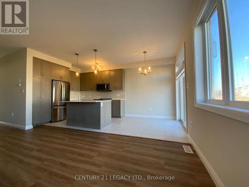 6 Cherry Blossom Heights, Hamilton, ON - Indoor Photo Showing Kitchen With Stainless Steel Kitchen