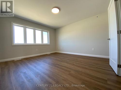 6 Cherry Blossom Heights, Hamilton, ON - Indoor Photo Showing Other Room