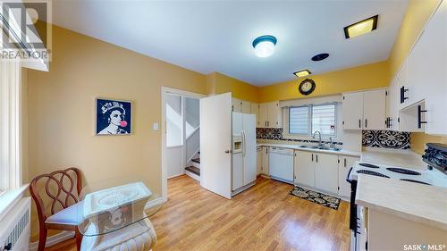 3140 Albert Street, Regina, SK - Indoor Photo Showing Kitchen With Double Sink