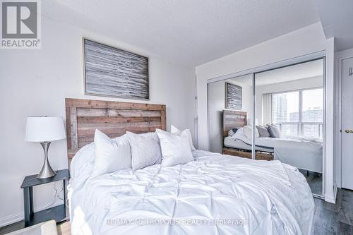 Ph109 - 11 Lee Centre Drive, Toronto (Woburn), ON - Indoor Photo Showing Bedroom