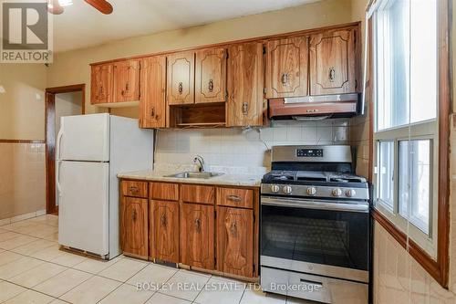 195-197 Dovercourt Road, Toronto, ON - Indoor Photo Showing Kitchen