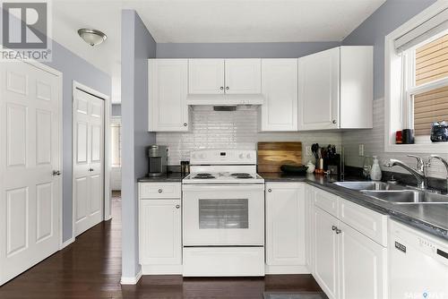 44 4500 Child Avenue, Regina, SK - Indoor Photo Showing Kitchen With Double Sink